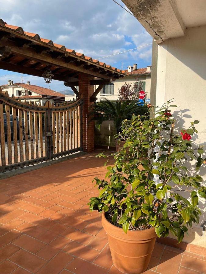 Raffinato Bilocale A Lido Di Camaiore Vicino Al Mare Екстериор снимка